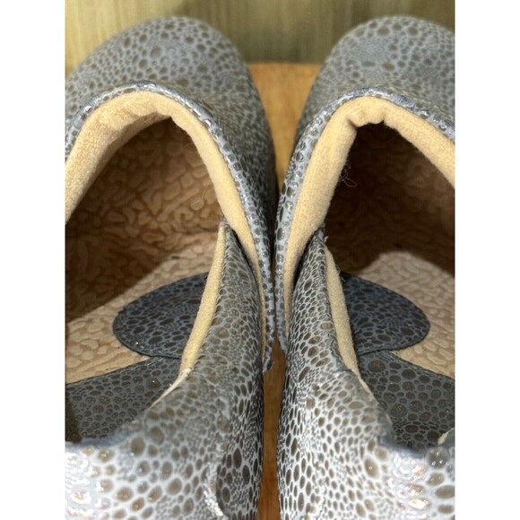 BOC Born Shoes Peggy Gray Pebble Slip On Wedge Clogs Womens 8.5 NEW - Picture 7 of 12
